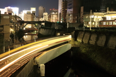 流れる光