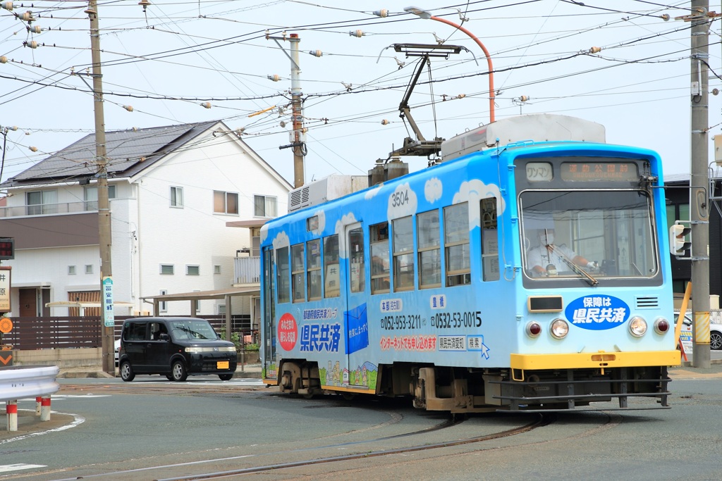 日本一急なカーブを走る路面電車