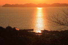夕暮れの港町