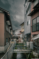 筋骨巡り - 水路沿いの家3