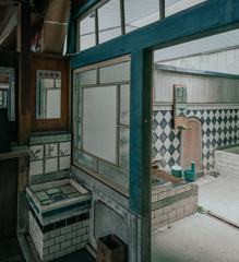 筋骨巡り - 廃銭湯手洗い場