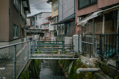 筋骨巡り - 水路沿いの家2