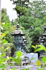背景のパネルが気になる…