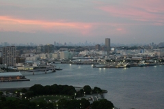 夕暮れ港