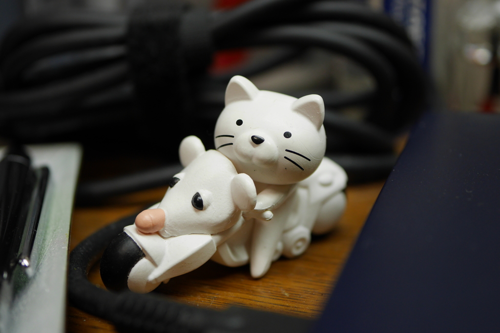 机の癒しです、バイク猫