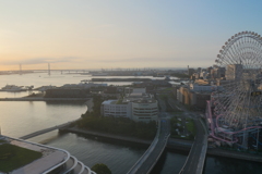 早朝の横浜港