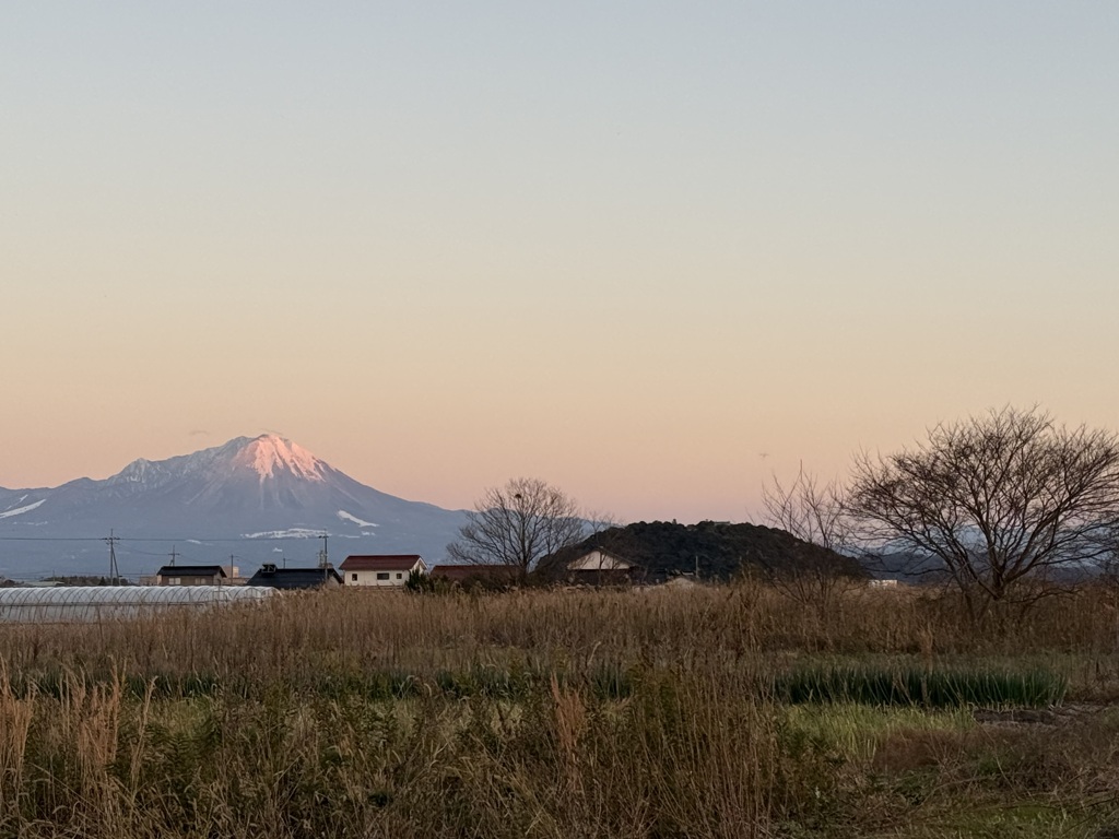 夕暮れの大山