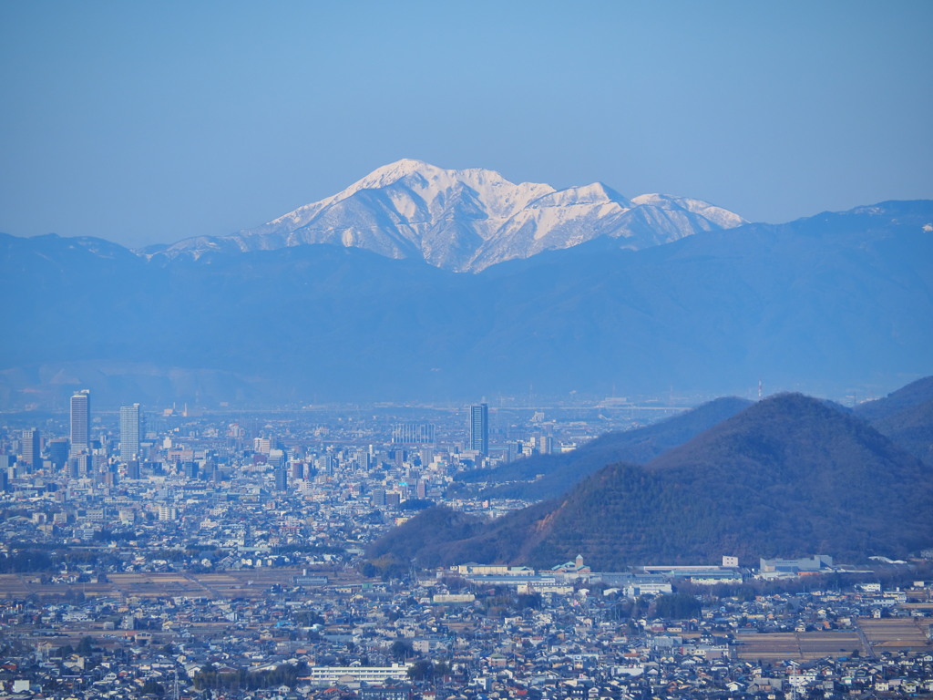 平和な濃尾平野、伊吹おろしがやって来る