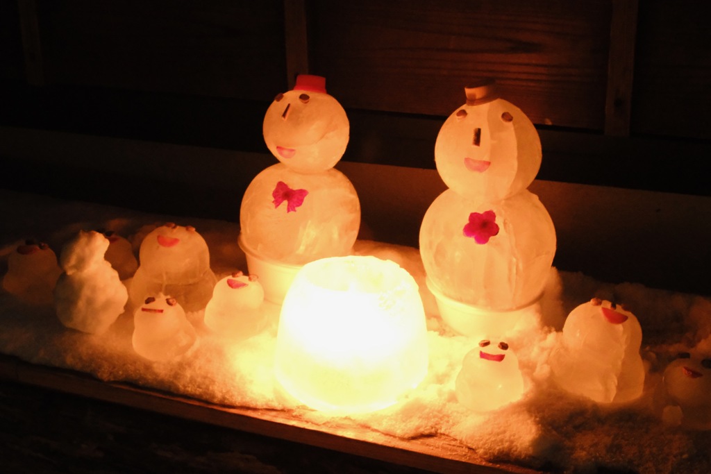雪だるまと灯火