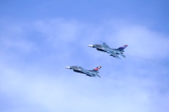 空を切り裂いて