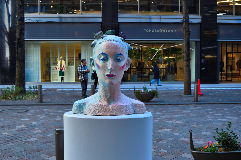 丸の内仲通り３