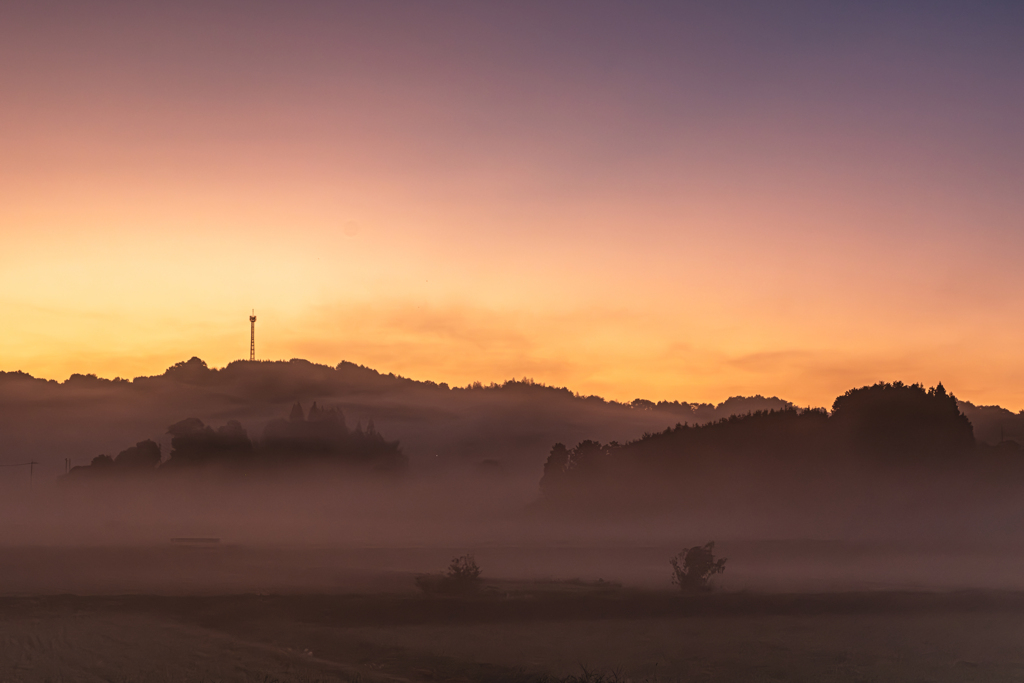 未明の田園風景