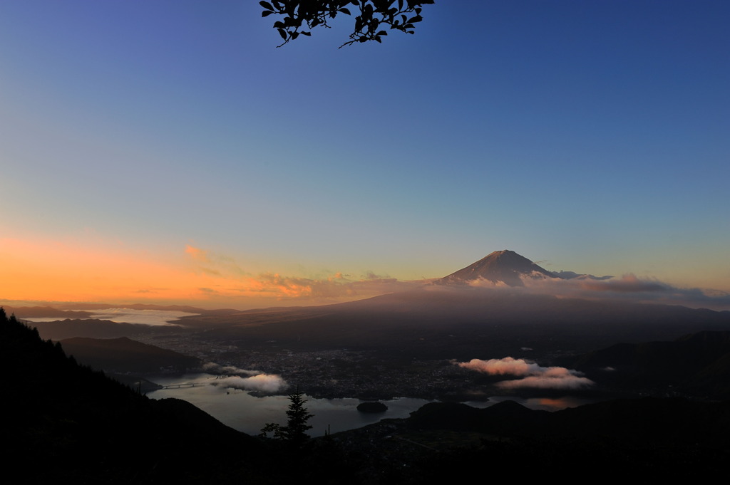 夜明けの富士