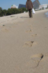 砂浜の足跡。