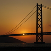 明石海峡大橋と瀬戸内に沈む太陽