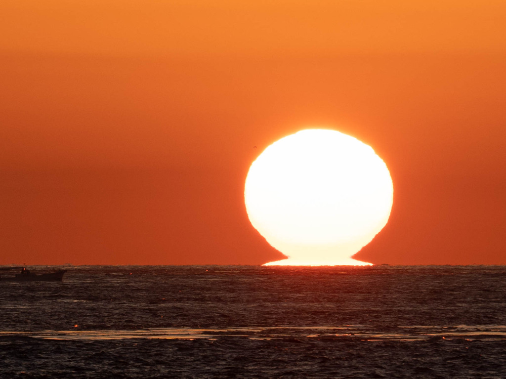 ダルマ夕日−３