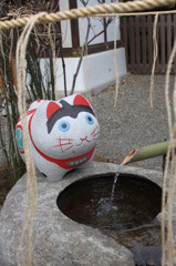 猫返しの神社にて