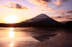 精進湖の朝