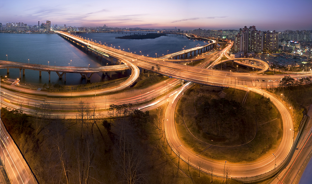 a Night view of Seoul Mapobridge