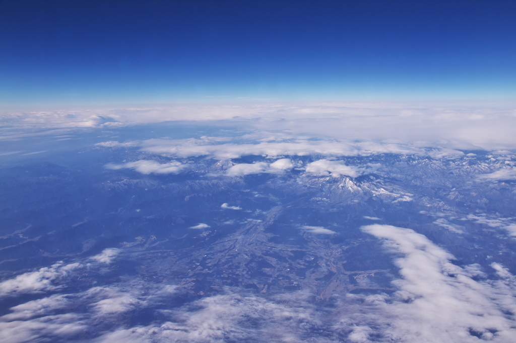 いつか見た空の彼方