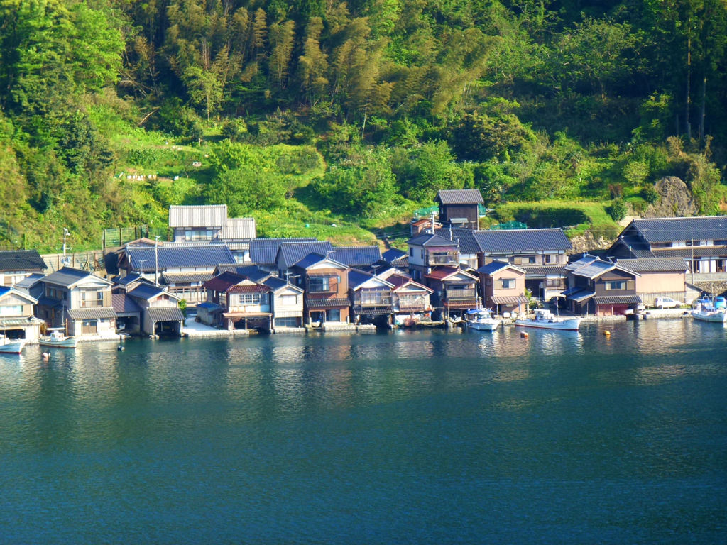 伊根の舟屋　from　道の駅