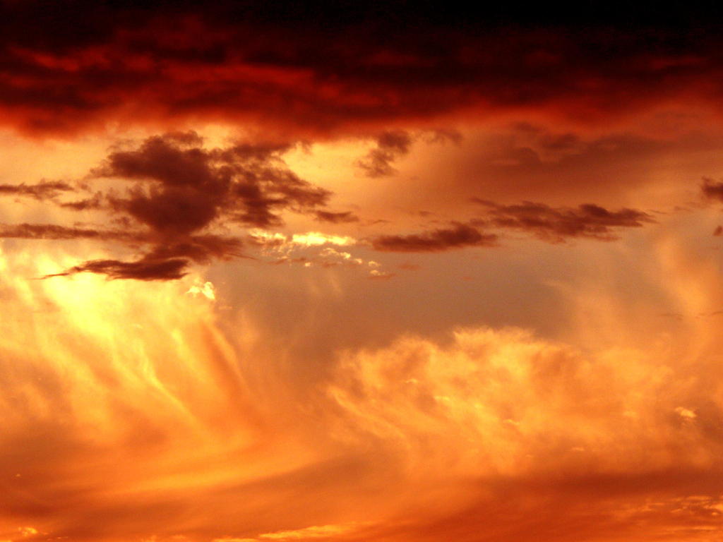 梅雨の夕焼け雲