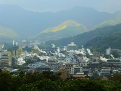 別府の湯けむり