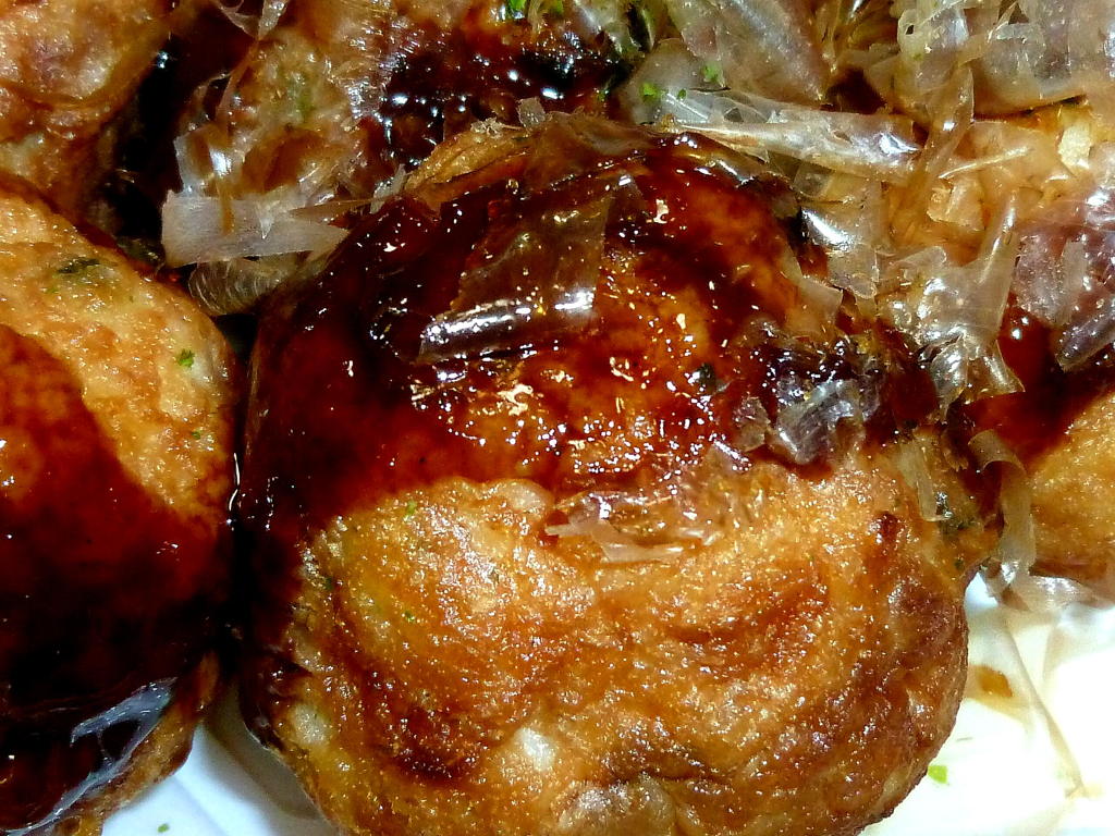 コレあげるから、　お願い！