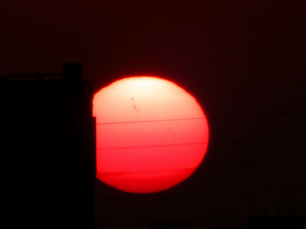 夕陽の黒点