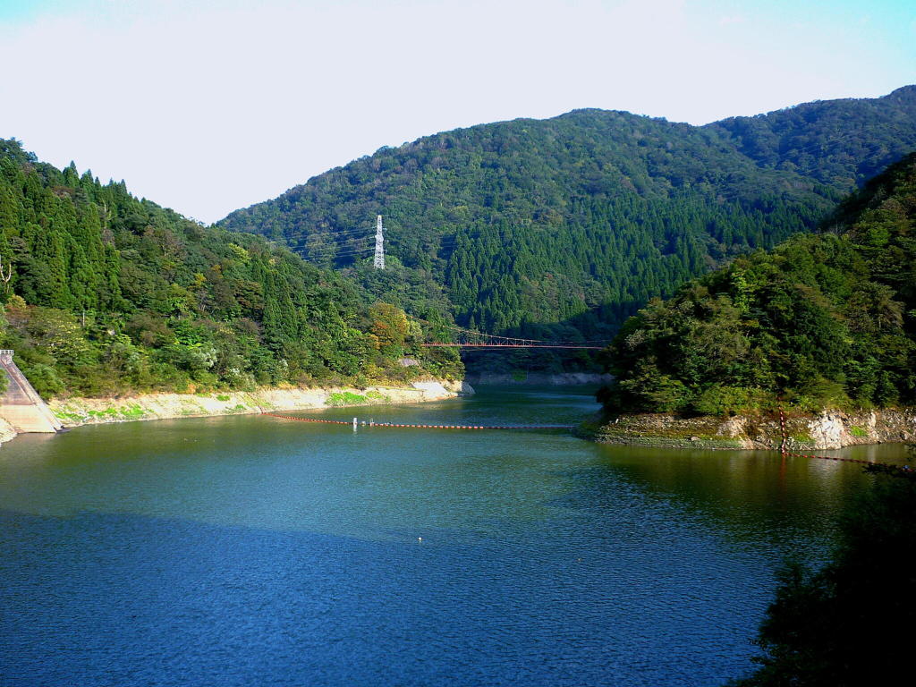 青い湖