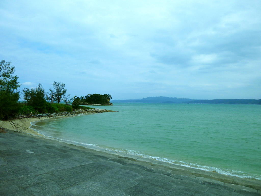 青い海