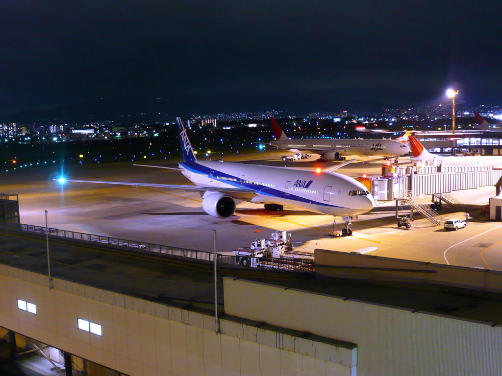 夜の大阪空港