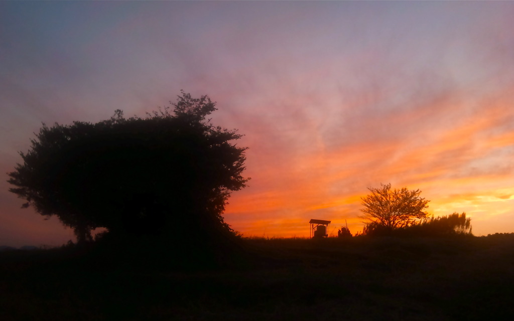里山の夕焼け