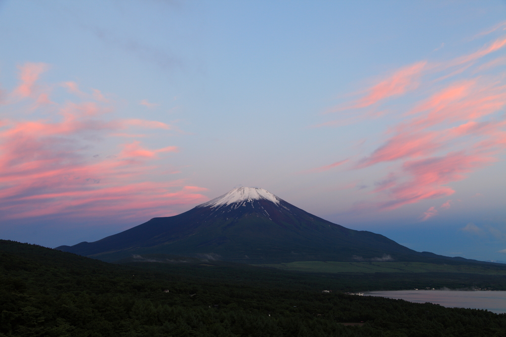 紅色の夜明け