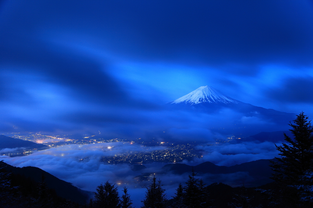 雲の切間の瞬間