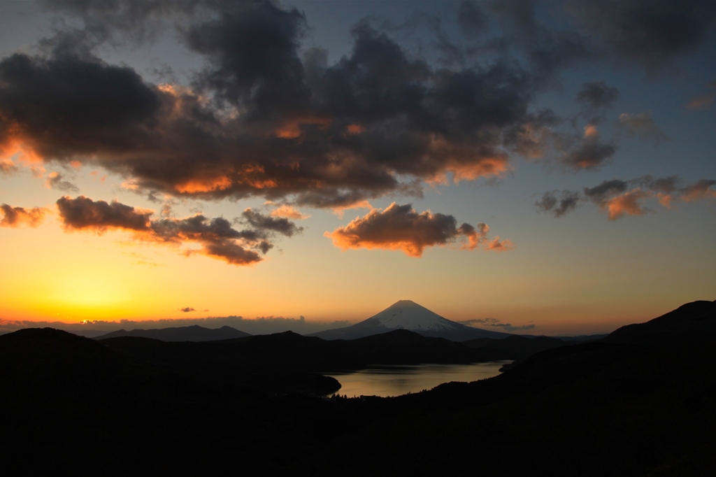 芦ノ湖の夕暮れ