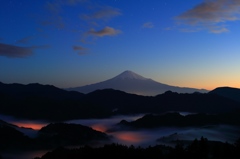 光る雲海