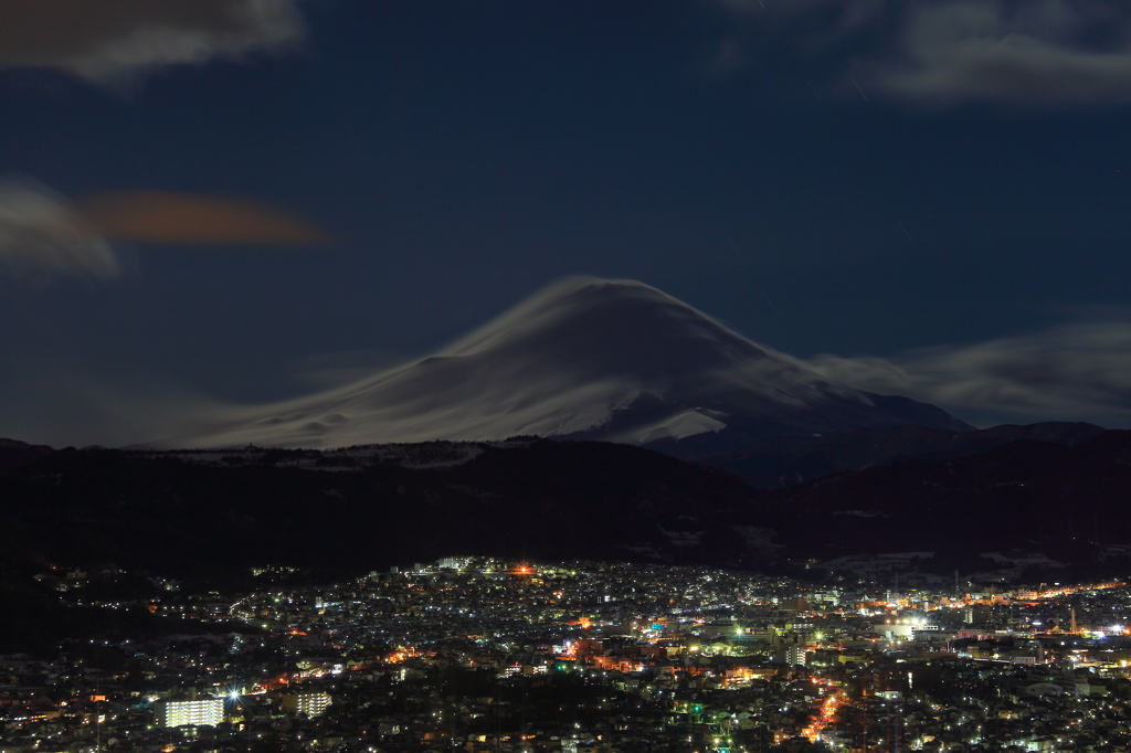 月明かりの富士