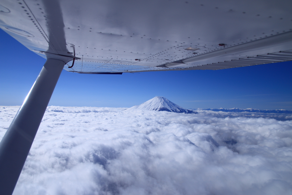 翼の向こうに見える絶景