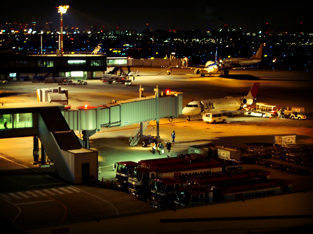 airport-night