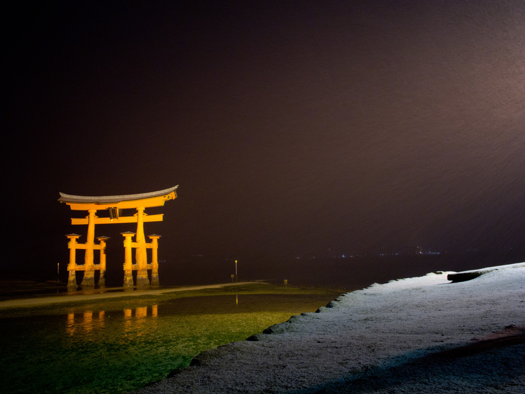 雪の夜の宮島２