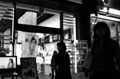 夜の恋する視線！？