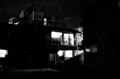 夜の家