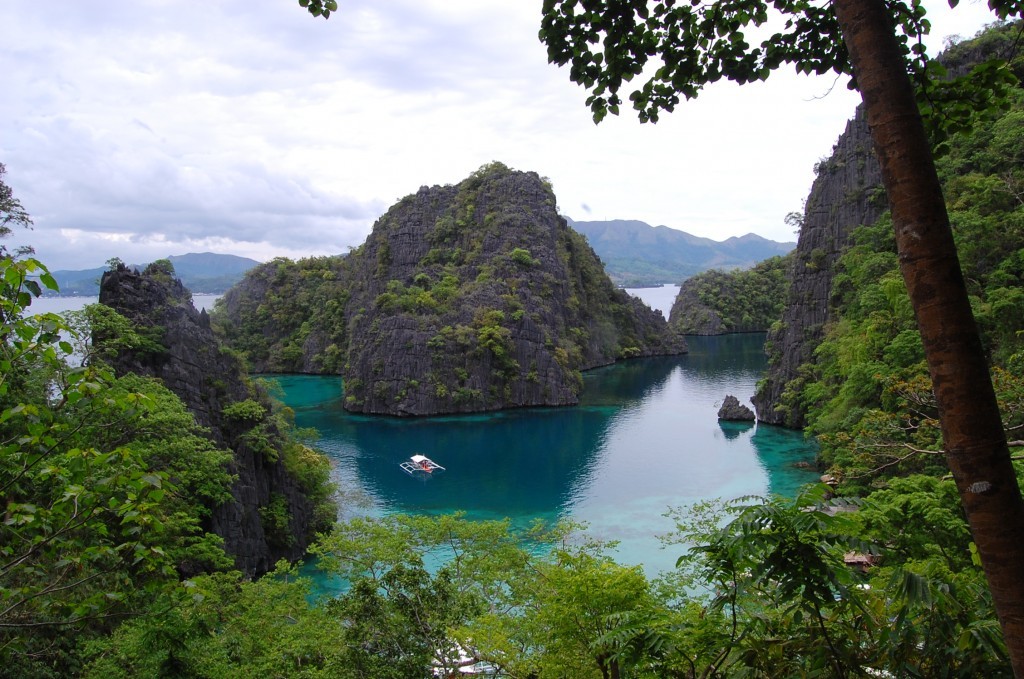 cayangan-lake-coron-palawan-1024x679