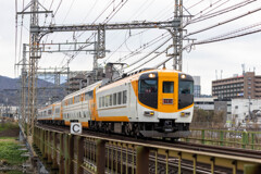 a.train-0146(R610347)