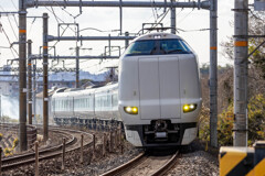 a.train-0142(R610185)