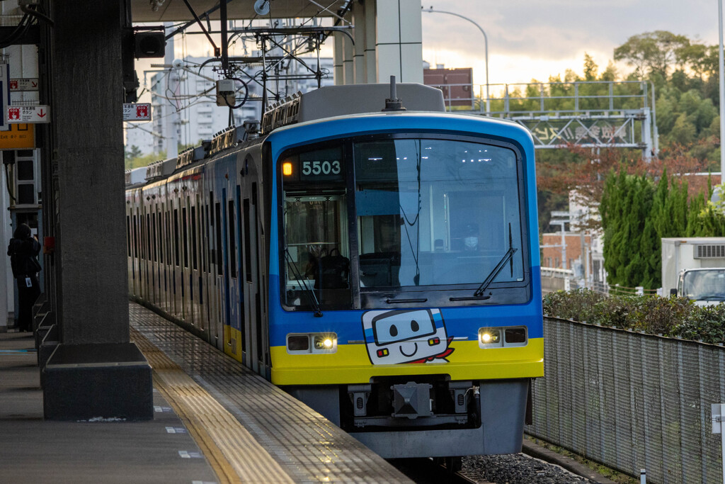 a.train-0224(R610894)