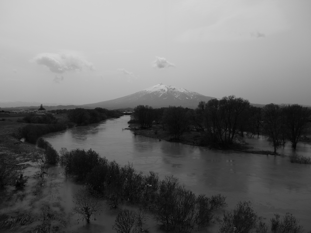 岩木山と岩木川