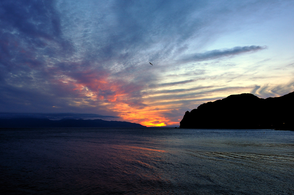 海峡に沈む