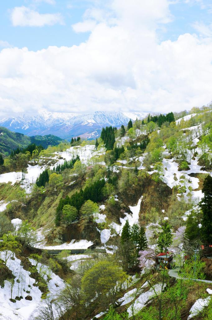 雪解けの山里